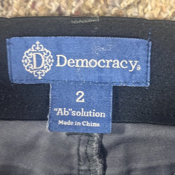 Women's Slim Fit Camo Jeans - Size 2 - Preowned - 2046 - Picture 2 of 3